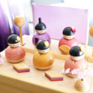 木都 「こと」 ひな人形（二段） KOTO kt-b01 | コンパクトでおしゃれな木製ひな人形